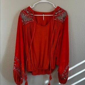 Free‎ People Vibrant red/orange velvet sleeve blouse size medium